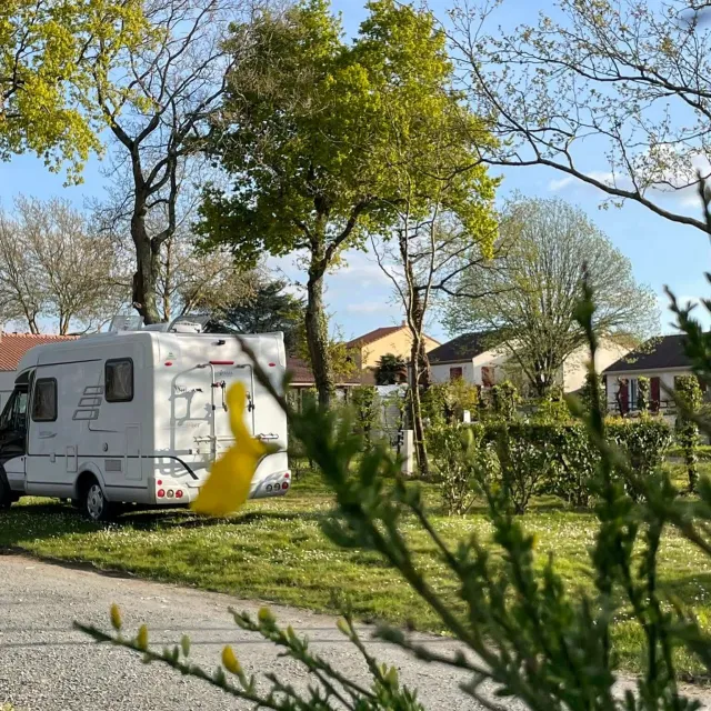 Profitez des frais de dossier offert jusqu'au 31/07/2026 pour les campeurs!