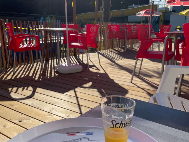 Terrasse du snack Bar camping du grand fay