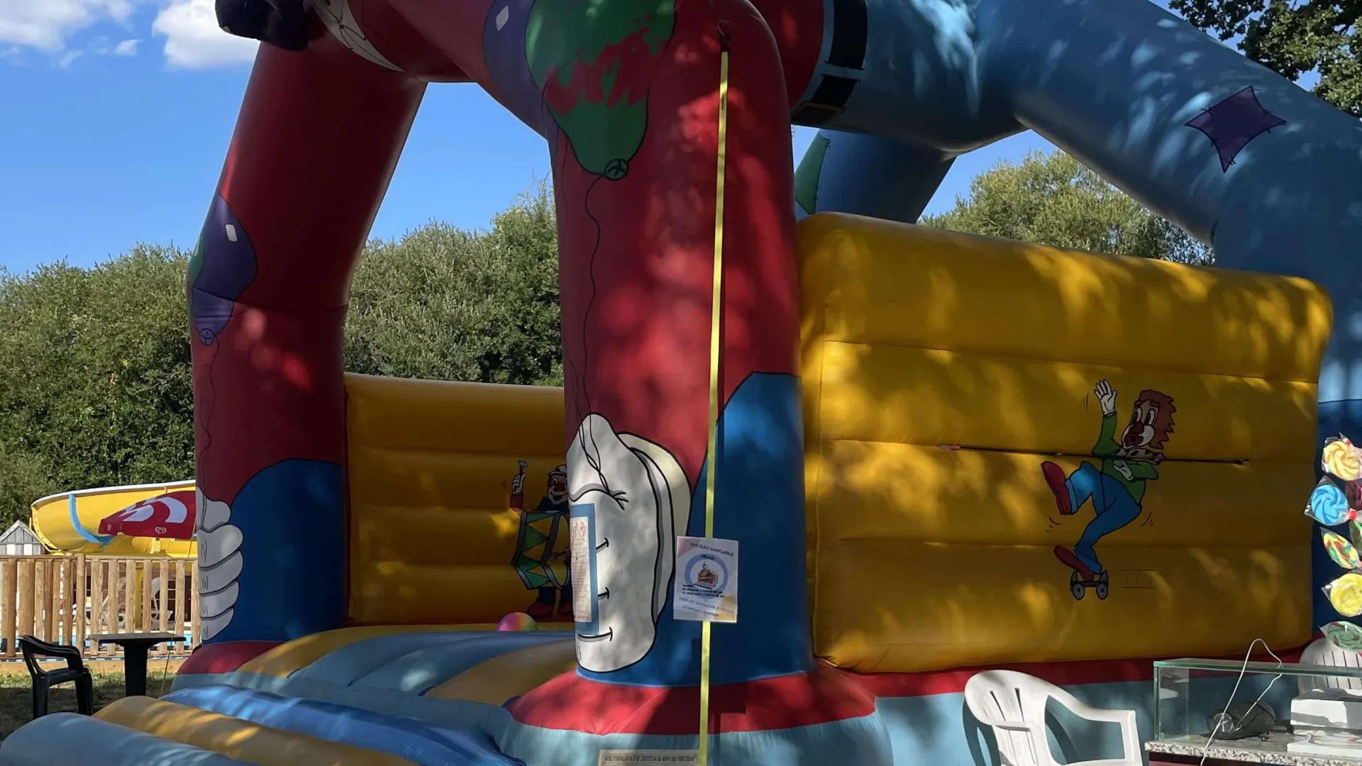 chateau gonflable au camping du grand fay 44 (1)