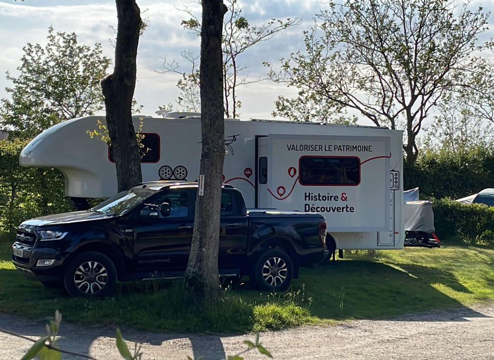 Emplacement spacieux au camping du grand fay 44