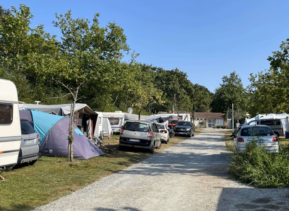emplacements caravanes et tentes camping du grand fay