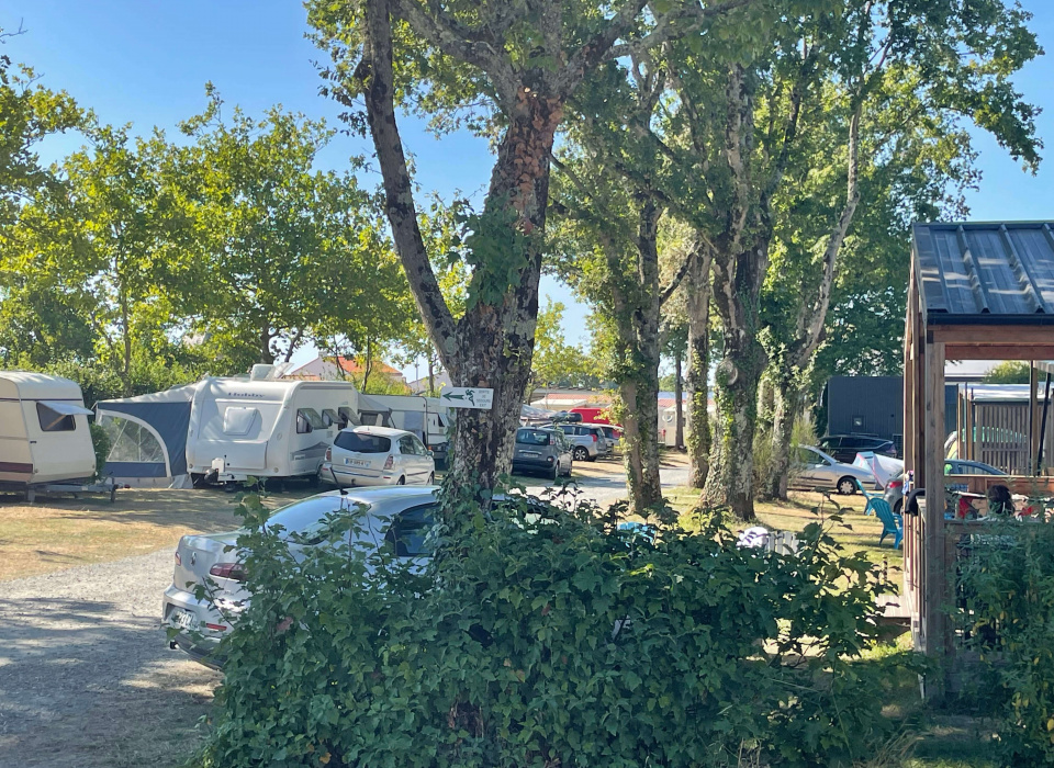 emplacement caravane camping du grand fay