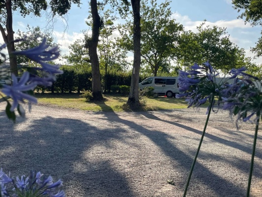 emplacement camping-car au camping du grand fay