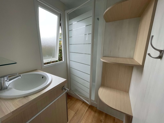 MOBIL-HOME 2 CHAMBRES AVEC SANITAIRE CAMPING DU GRAND FAY