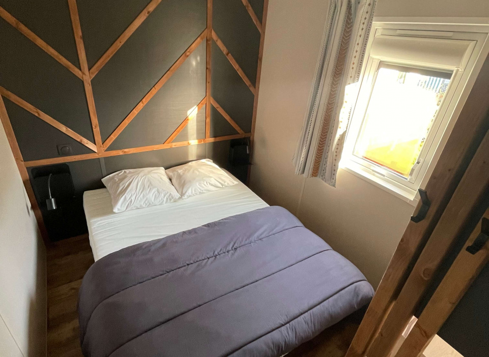 CHALET  SESAME 3 CHAMBRES CHAMBRE PARENTALE AU CAMPING DU GRAND FAY