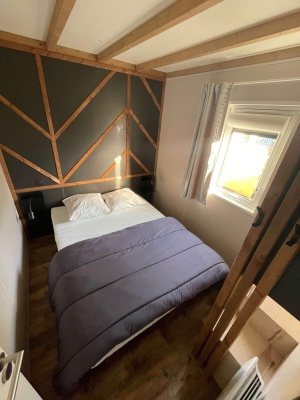 CHALET  SESAME 3 CHAMBRES CHAMBRE PARENTALE AU CAMPING DU GRAND FAY