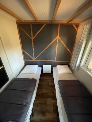 CHALET  SESAME 3 CHAMBRES CHAMBRE ENFANT 3 ET 4 AU CAMPING DU GRAND FAY