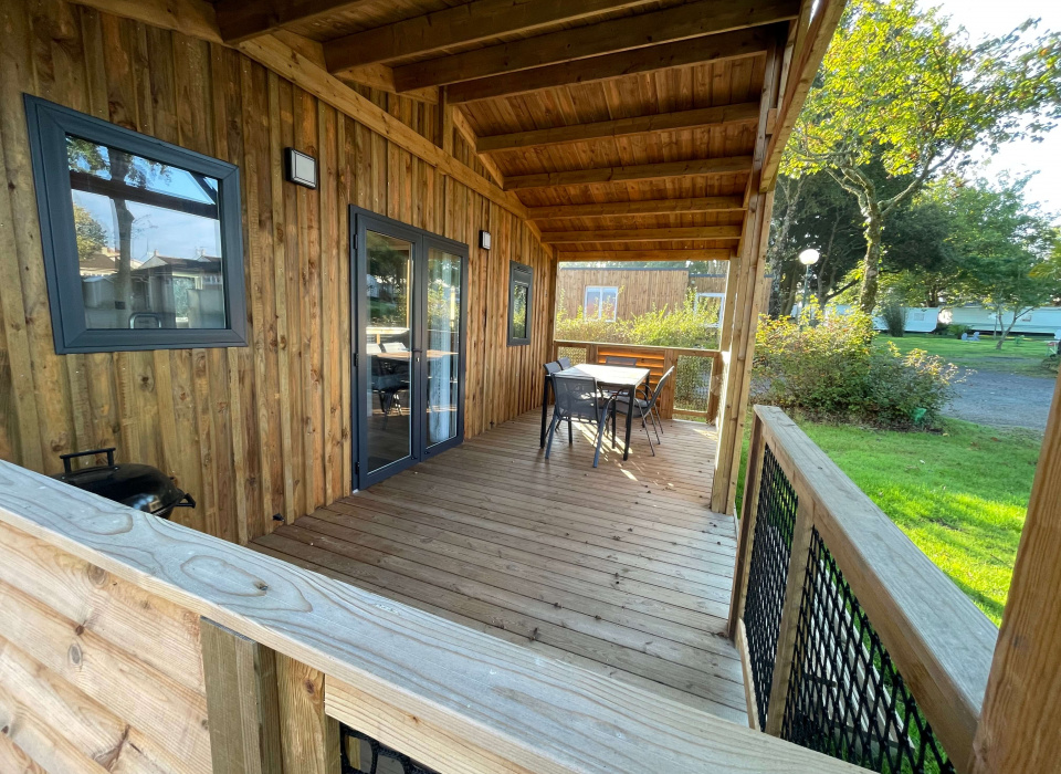 CHALET  SESAME 3 CHAMBRES TERRASSE EXTERIEUR CAMPING DU GRAND FAY