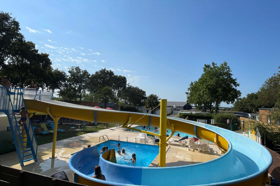 tobogan-aquatique-camping-du-grand-fay-44